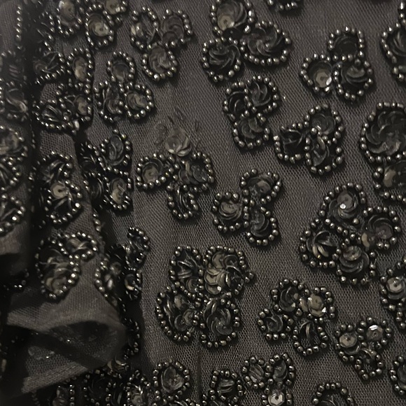 🌺Mac Duggal HIGH NECK FLUTTER CAP SLEEVE GOWN - Picture 14 of 16